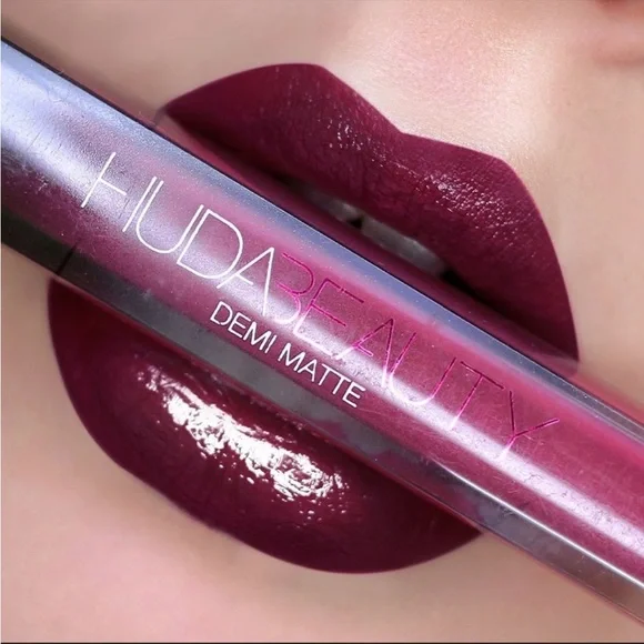 Huda Bawse Demi Matte Cream Lipstick NIB - Picture 8 of 8